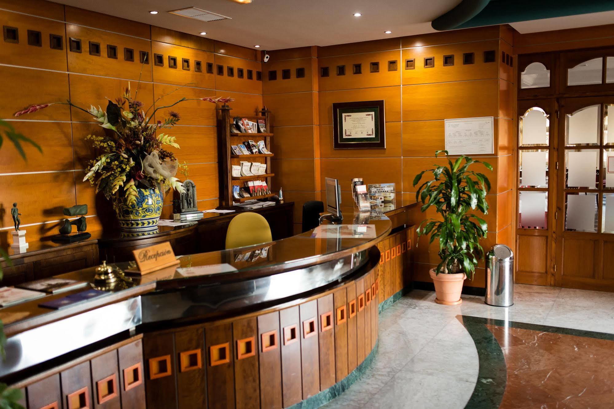La Sierra Hotel Антекуера Екстериор снимка